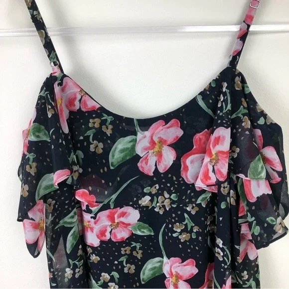 Cabi Floral Cold shoulder top in Fairytale Floral size: M - Picture 12 of 13
